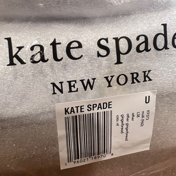 NWT Kate Spade Gingerbread House Purse ✨ Christmas Bag 🎄 $449 MSRP - New Seller! - Picture 9 of 13
